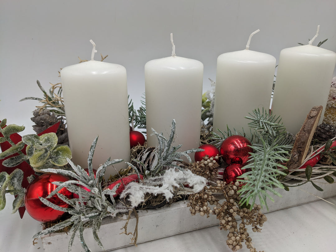 Adventsgesteck Frohes Fest Kugel Glocke weiß