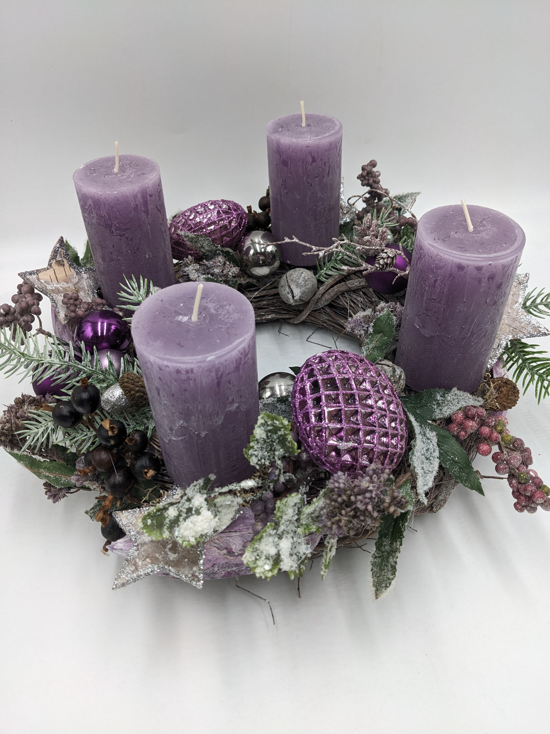Adventskranz Kugel Stern Eichel flieder