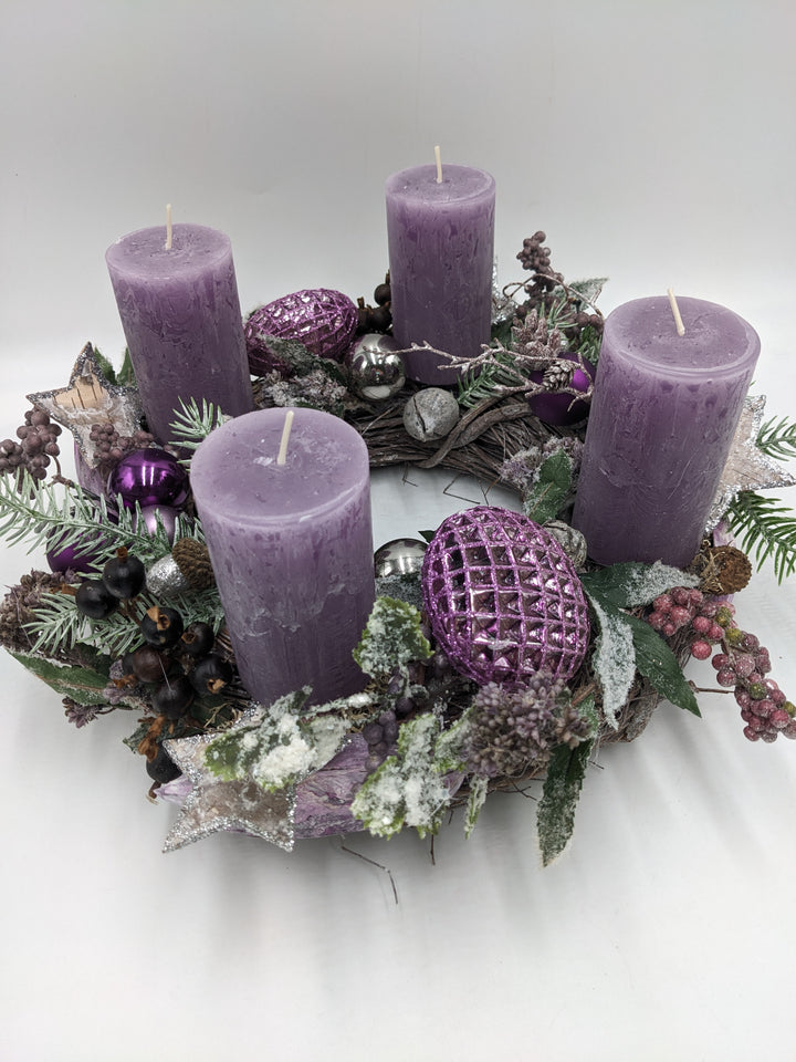 Adventskranz Kugel Stern Eichel flieder