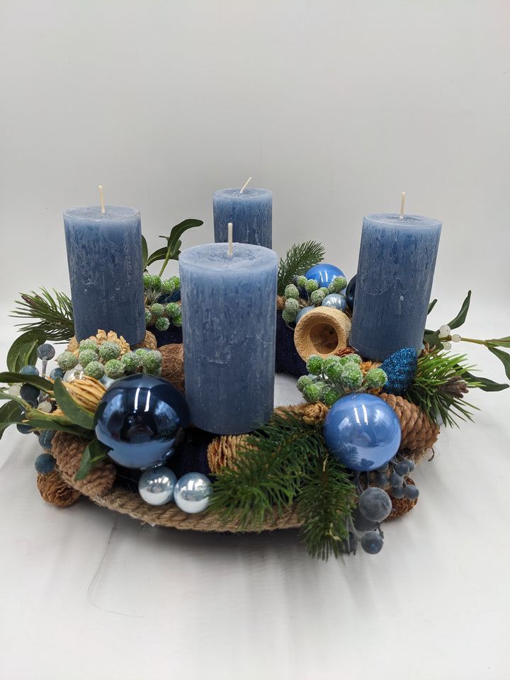 Adventskranz Kugel Mistel Beeren blau