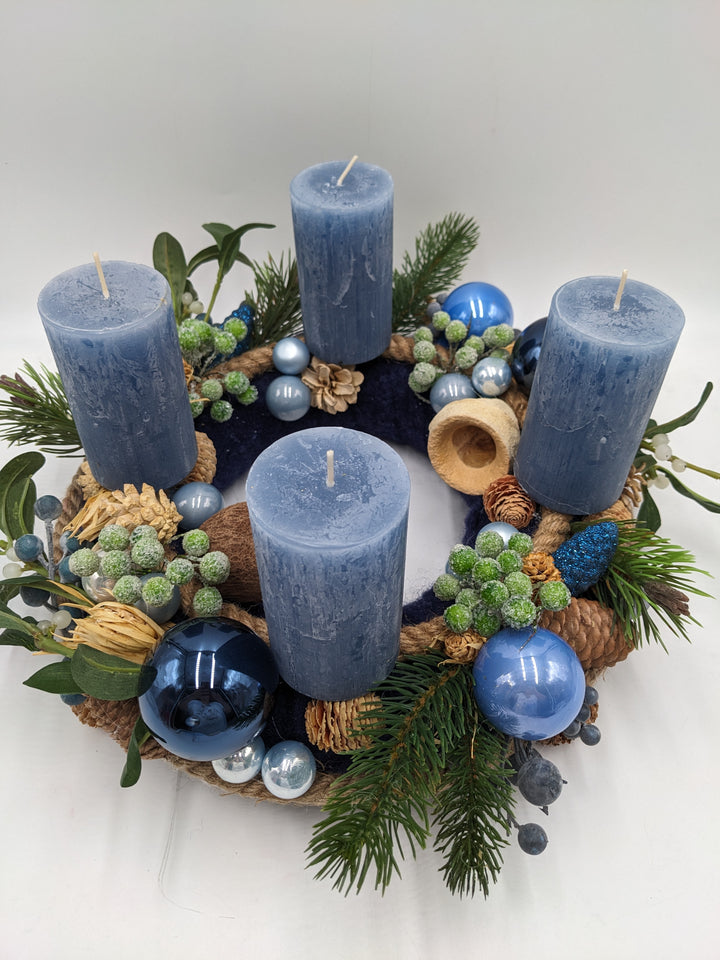Adventskranz Kugel Mistel Beeren blau