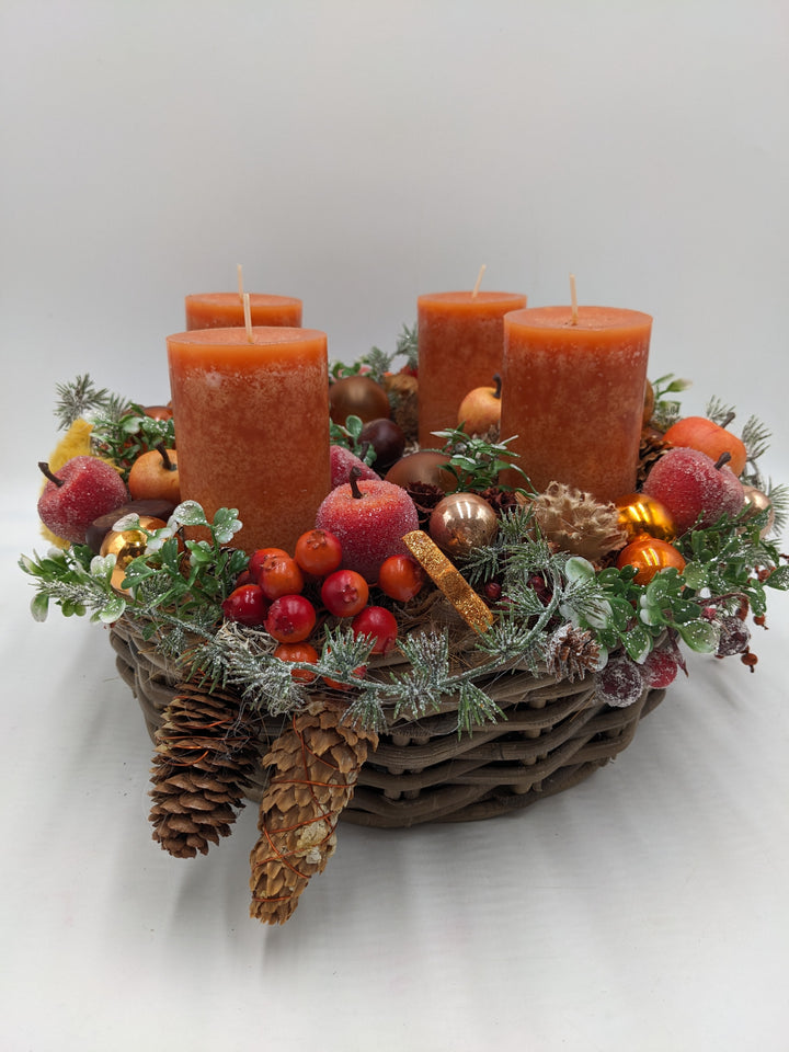Adventskranz Kugel Apfel Zapfen orange
