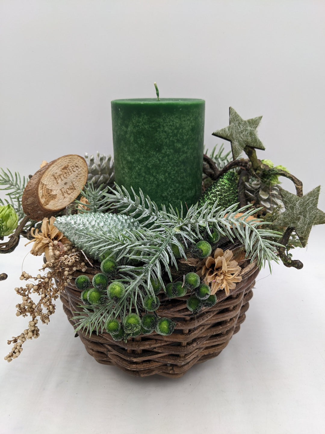 Weihnachtsgesteck Frohes Fest Zapfen Stern grün