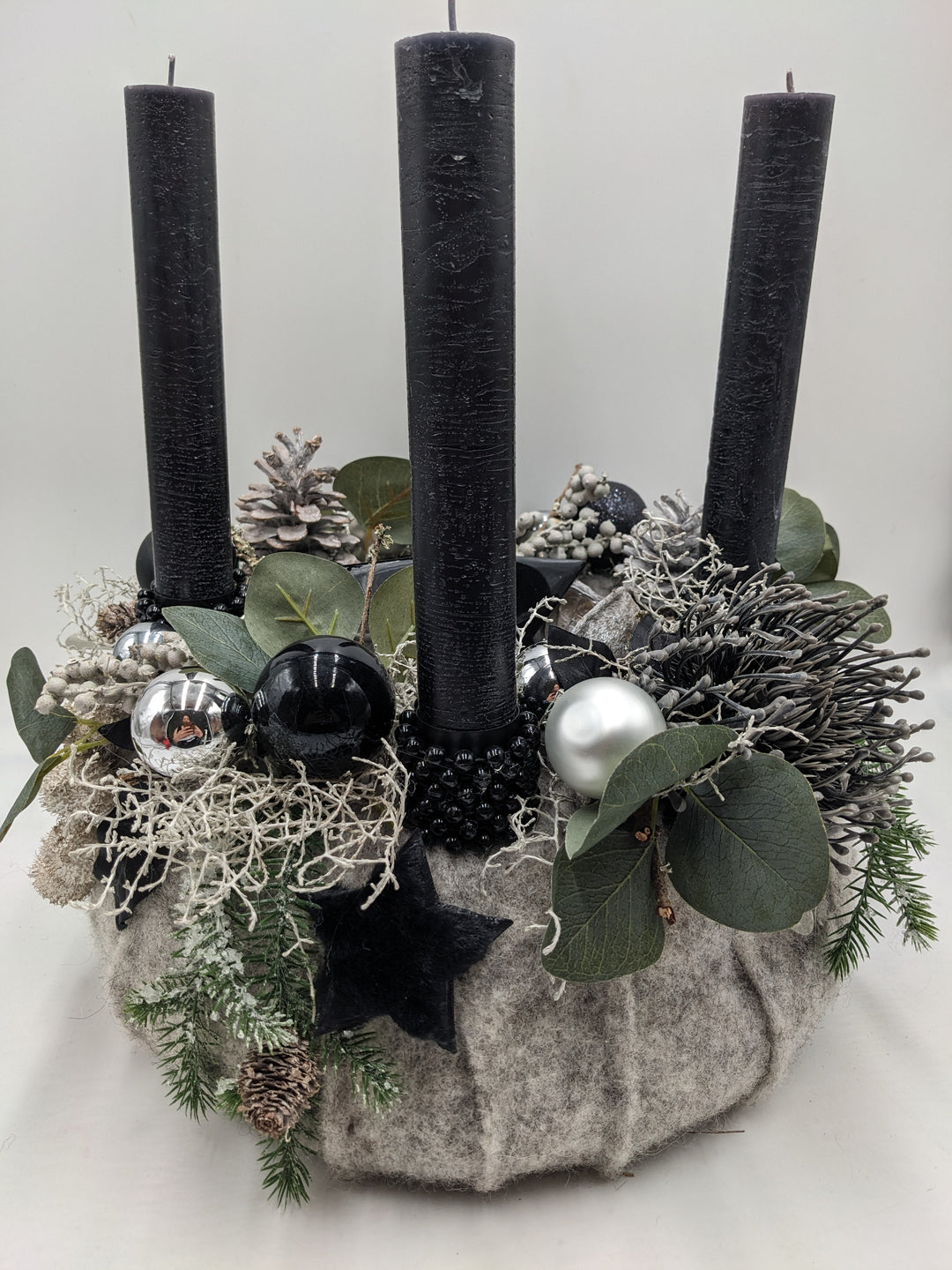 Adventskranz Kugel Stern Zapfen schwarz