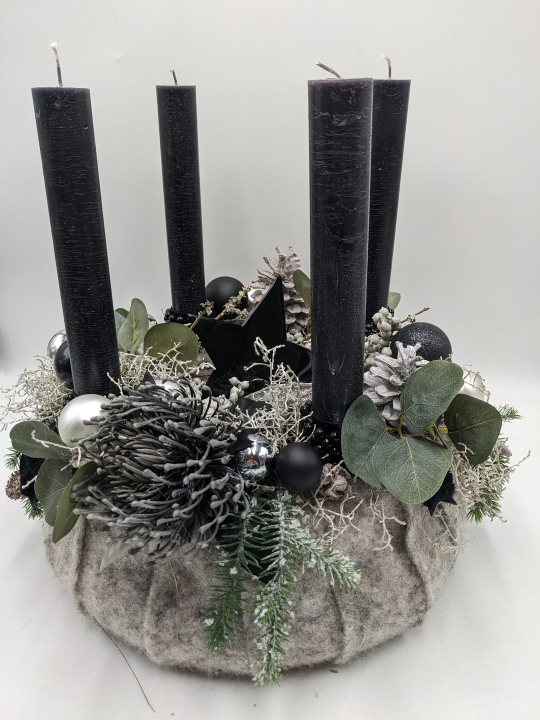 Adventskranz Kugel Stern Zapfen schwarz