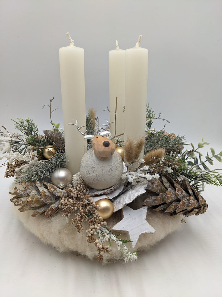 Adventskranz Kugel Stern Elch creme