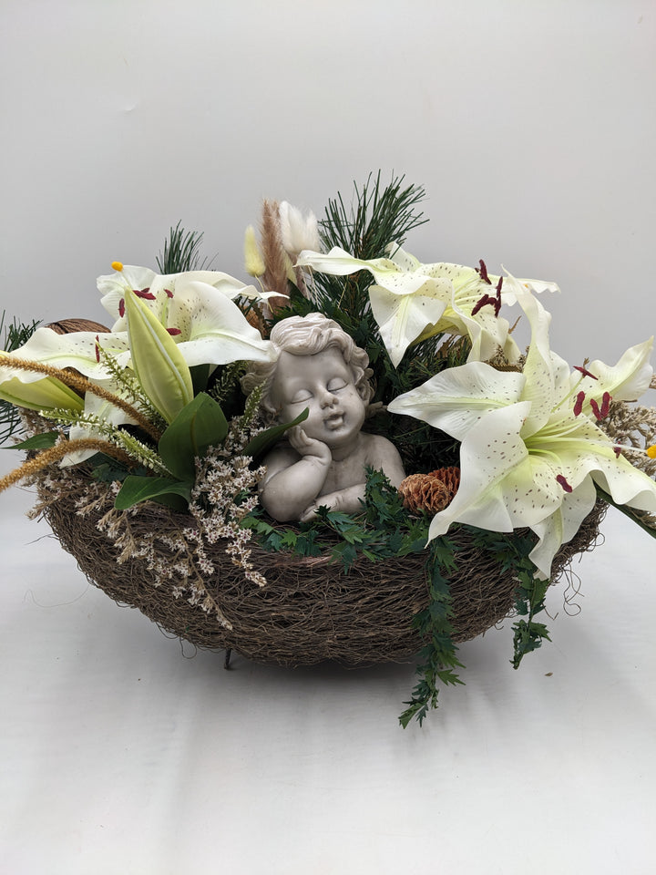 Trauergesteck Engel Lilien Heide weiß