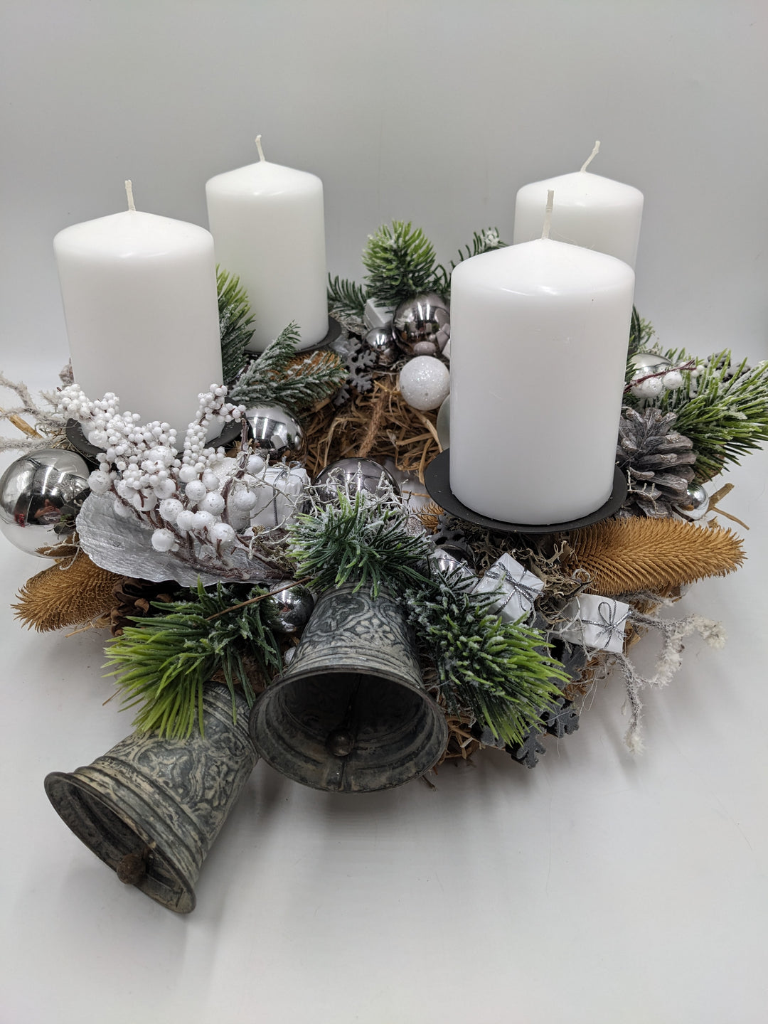 Adventskranz Kugel Geschenk Glocke weiß
