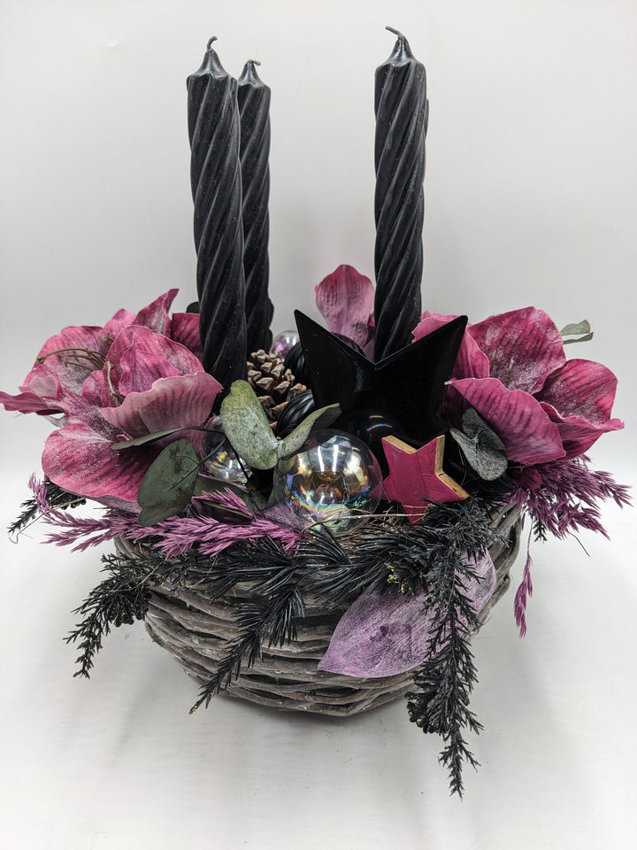 Adventsgesteck Kugel Stern Amaryllis lila