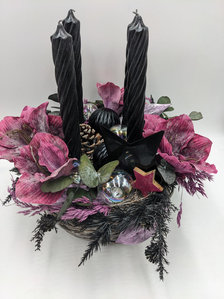 Adventsgesteck Kugel Stern Amaryllis lila