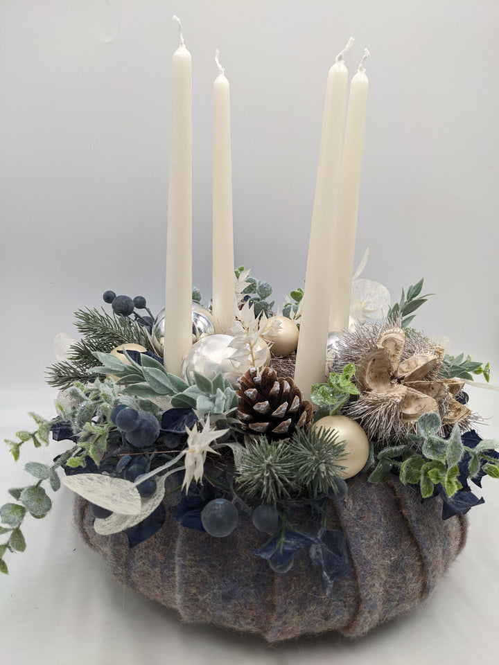 Adventskranz Kugel Zapfen Eukalypthus creme