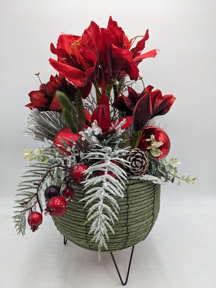 Weihnachtsgesteck Kugel Zapfen Amaryllis rot