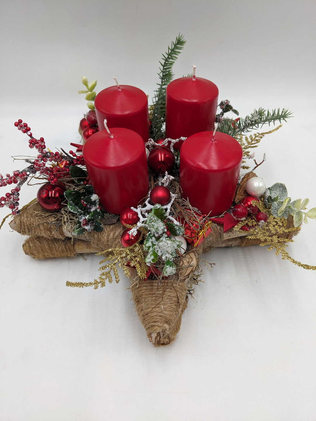 Adventsgesteck Kugel Geschenk Eukalypthus rot