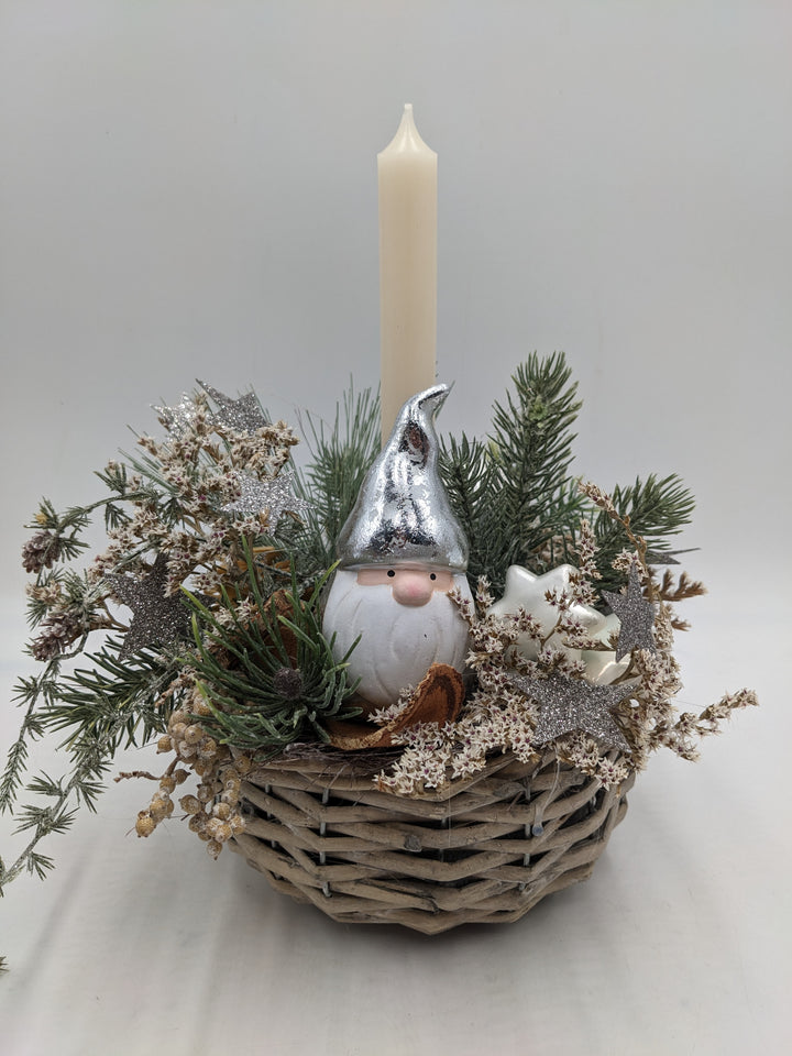 Weihnachtsgesteck Stern Weihnachtsmann creme