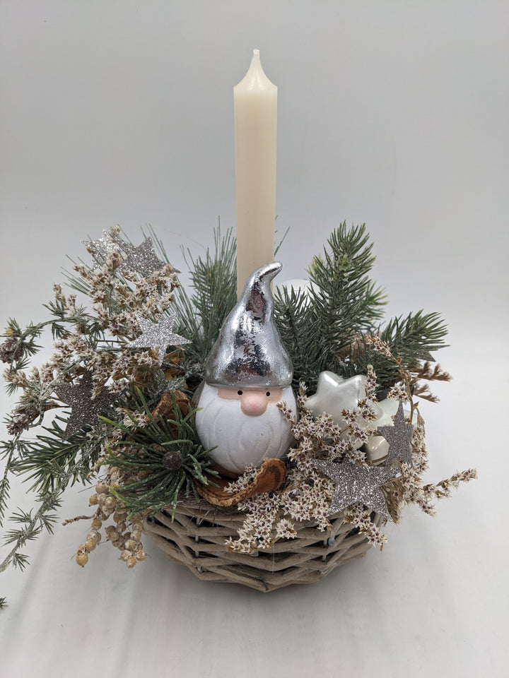 Weihnachtsgesteck Stern Weihnachtsmann creme