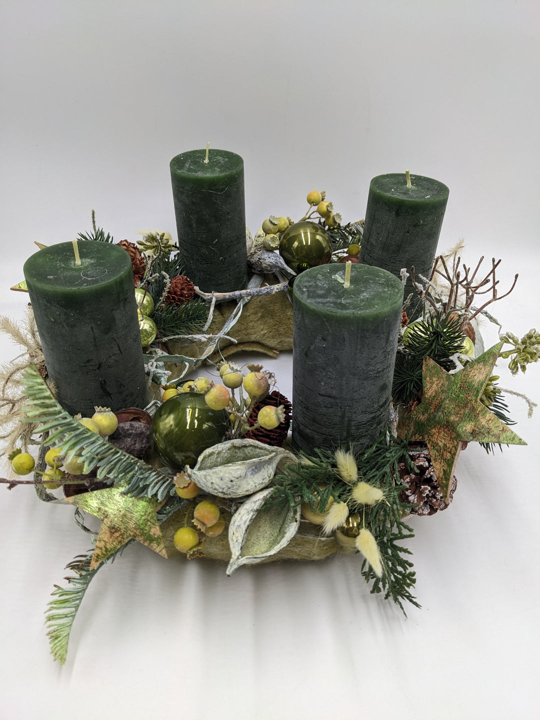Adventskranz Kugel Stern Beeren grün