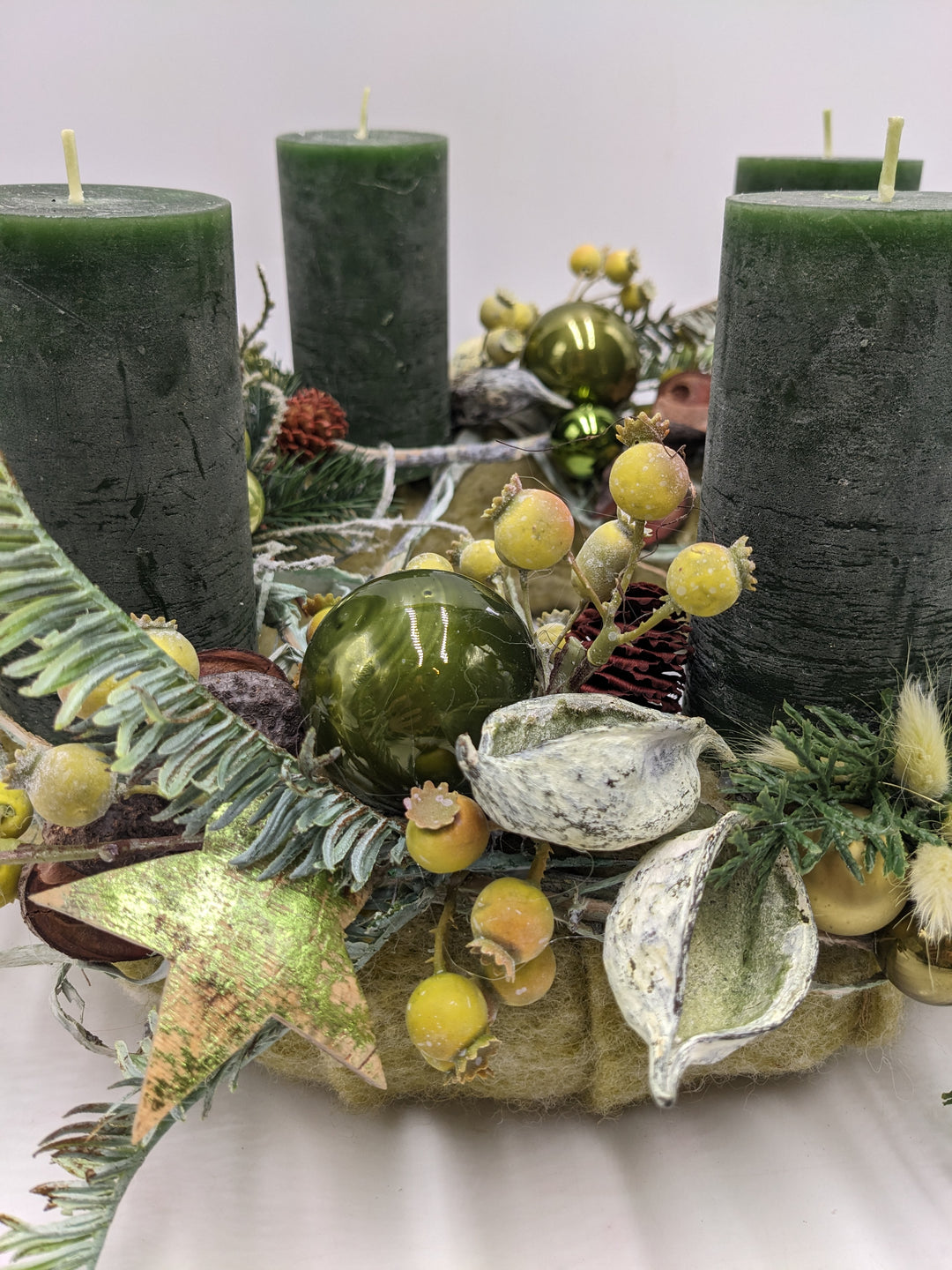 Adventskranz Kugel Stern Beeren grün
