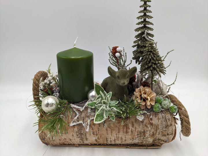 Weihnachtsgesteck Kugel Reh Tannenbäumchen grün