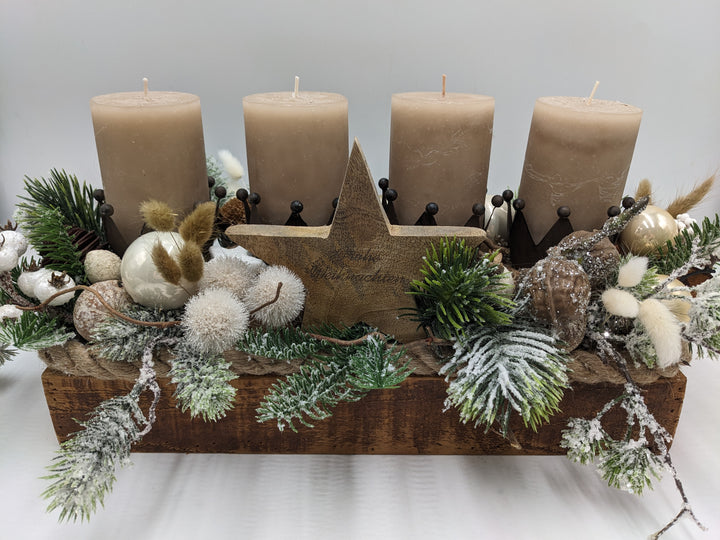 Adventsgesteck Kugel Stern Walnuss taupe