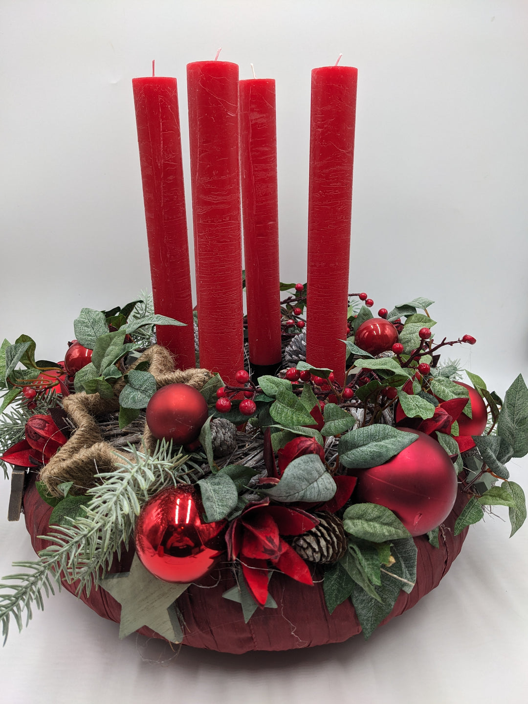 Adventskranz klassisch Kugel Stern rot