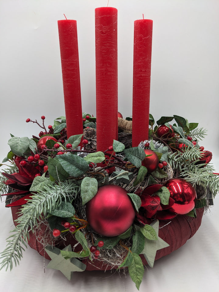 Adventskranz klassisch Kugel Stern rot