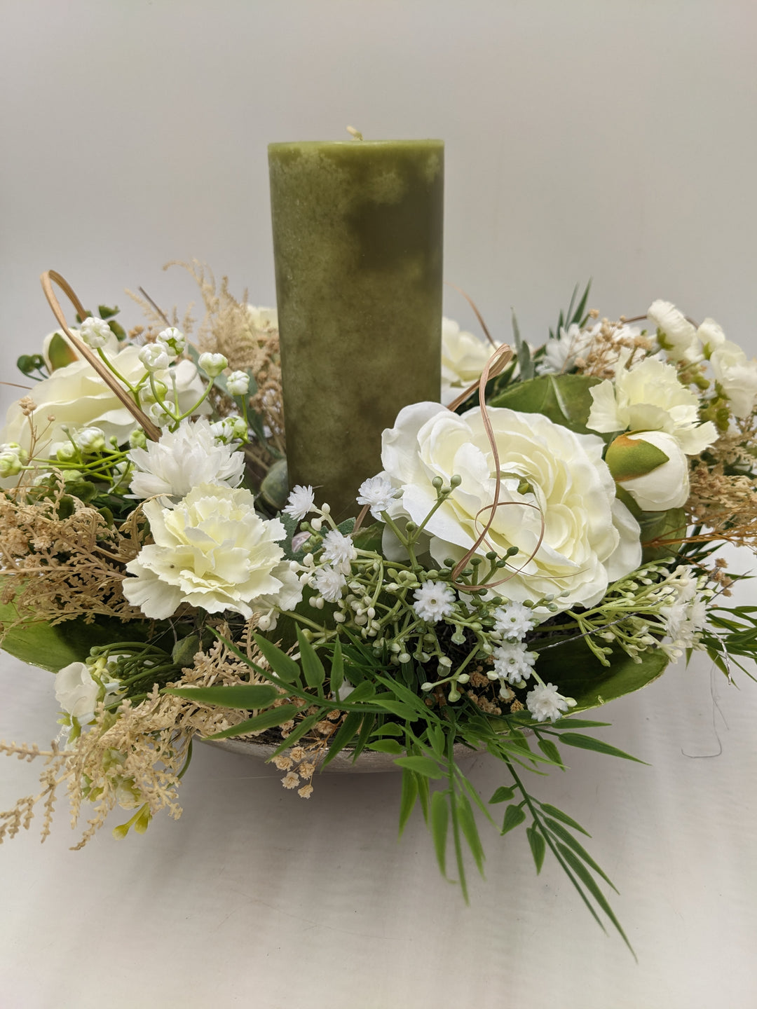 Sommergesteck Schnecke Blüte Gräser grün