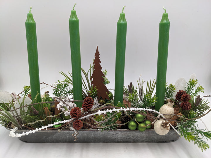 Adventsgesteck Kugel Zapfen Zimt grün