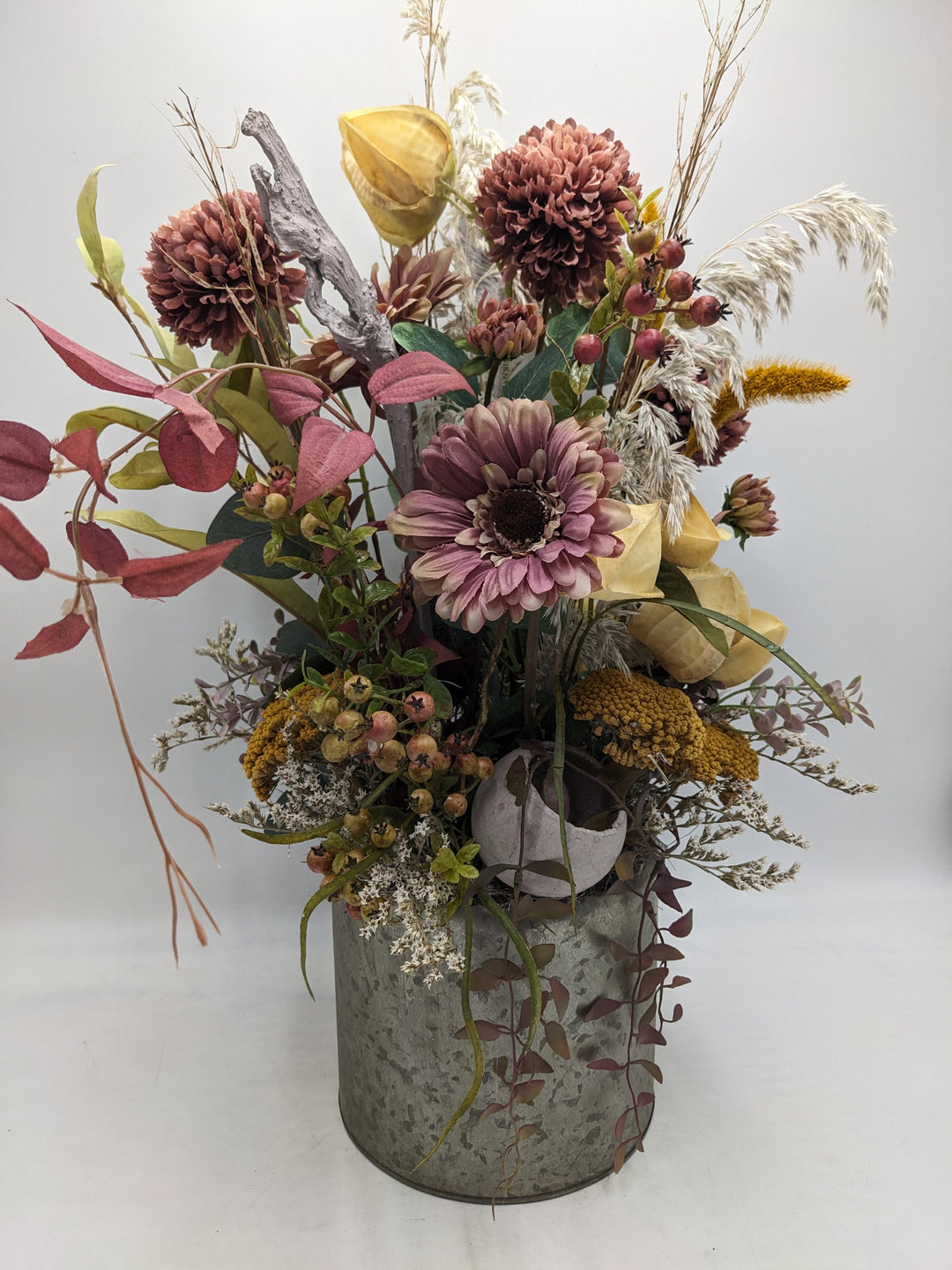 Herbstgesteck Chrysantheme Gerbera lila
