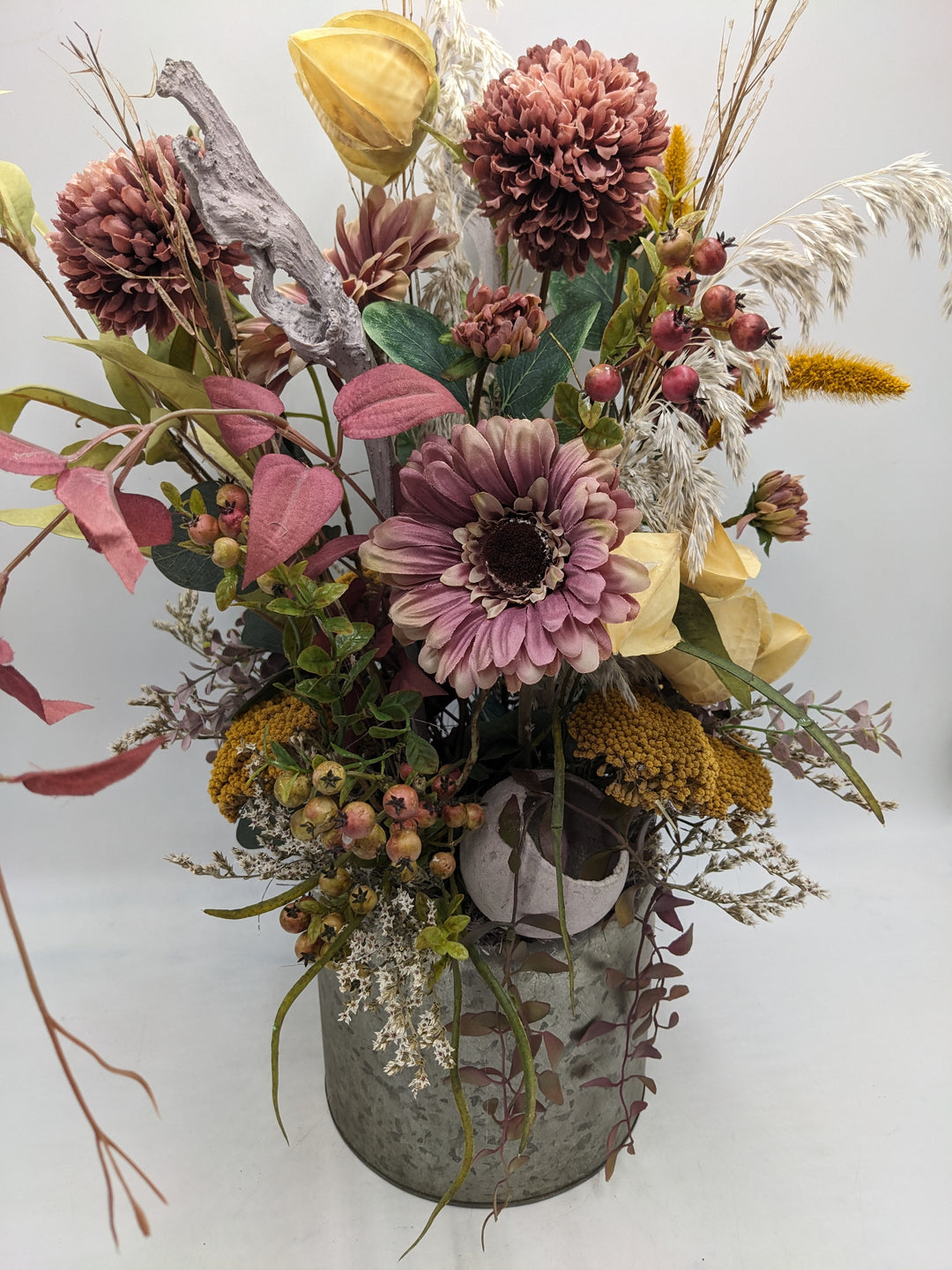Herbstgesteck Chrysantheme Gerbera lila