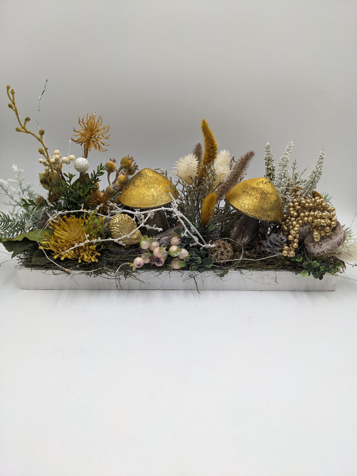 Herbstgesteck Lichterkette Pilz Igel gold