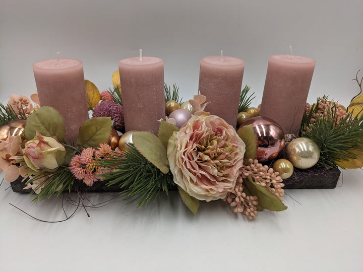 Adventsgesteck Kugel Rose Sedum rosa