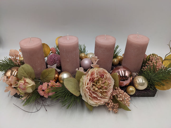Adventsgesteck Kugel Rose Sedum rosa