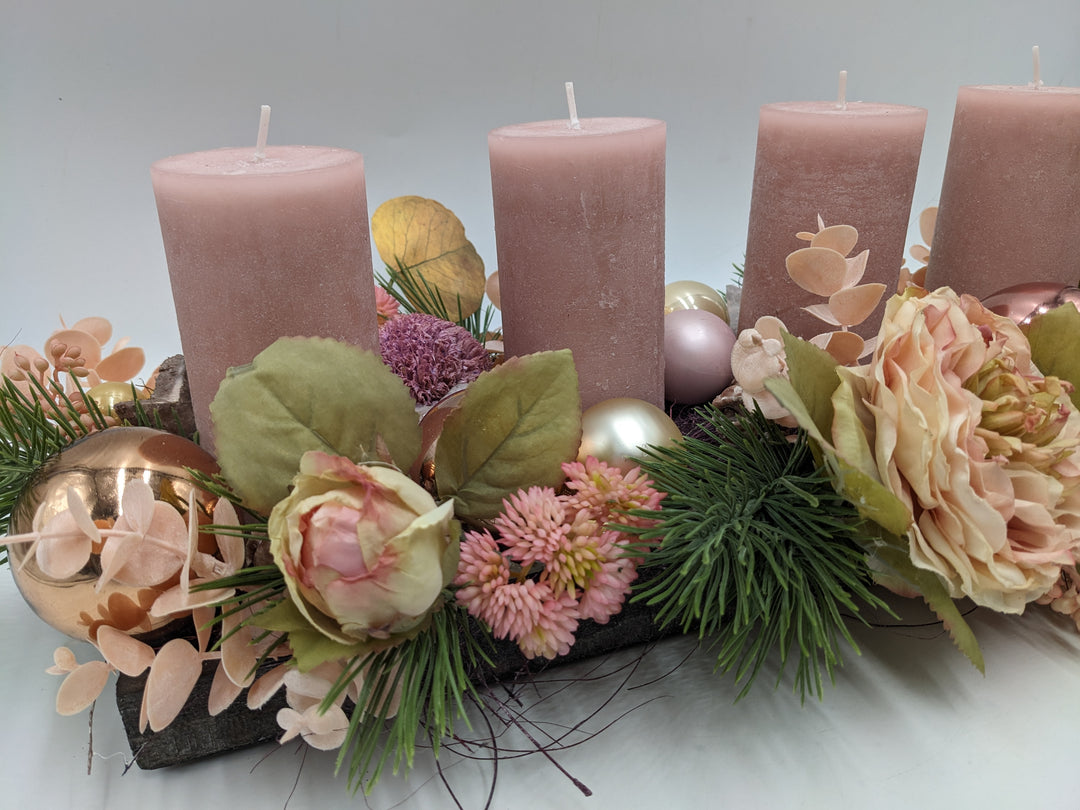 Adventsgesteck Kugel Rose Sedum rosa