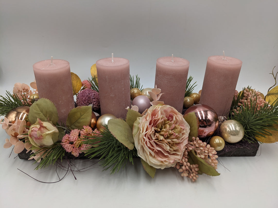 Adventsgesteck Kugel Rose Sedum rosa