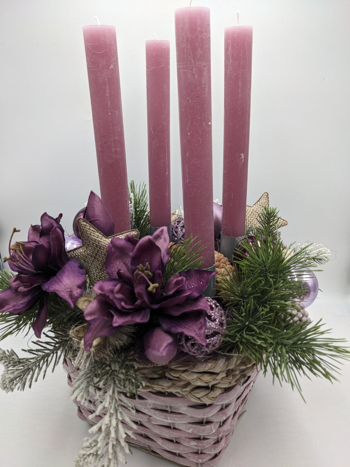 Adventsgesteck Kugel Stern Amaryllis lila