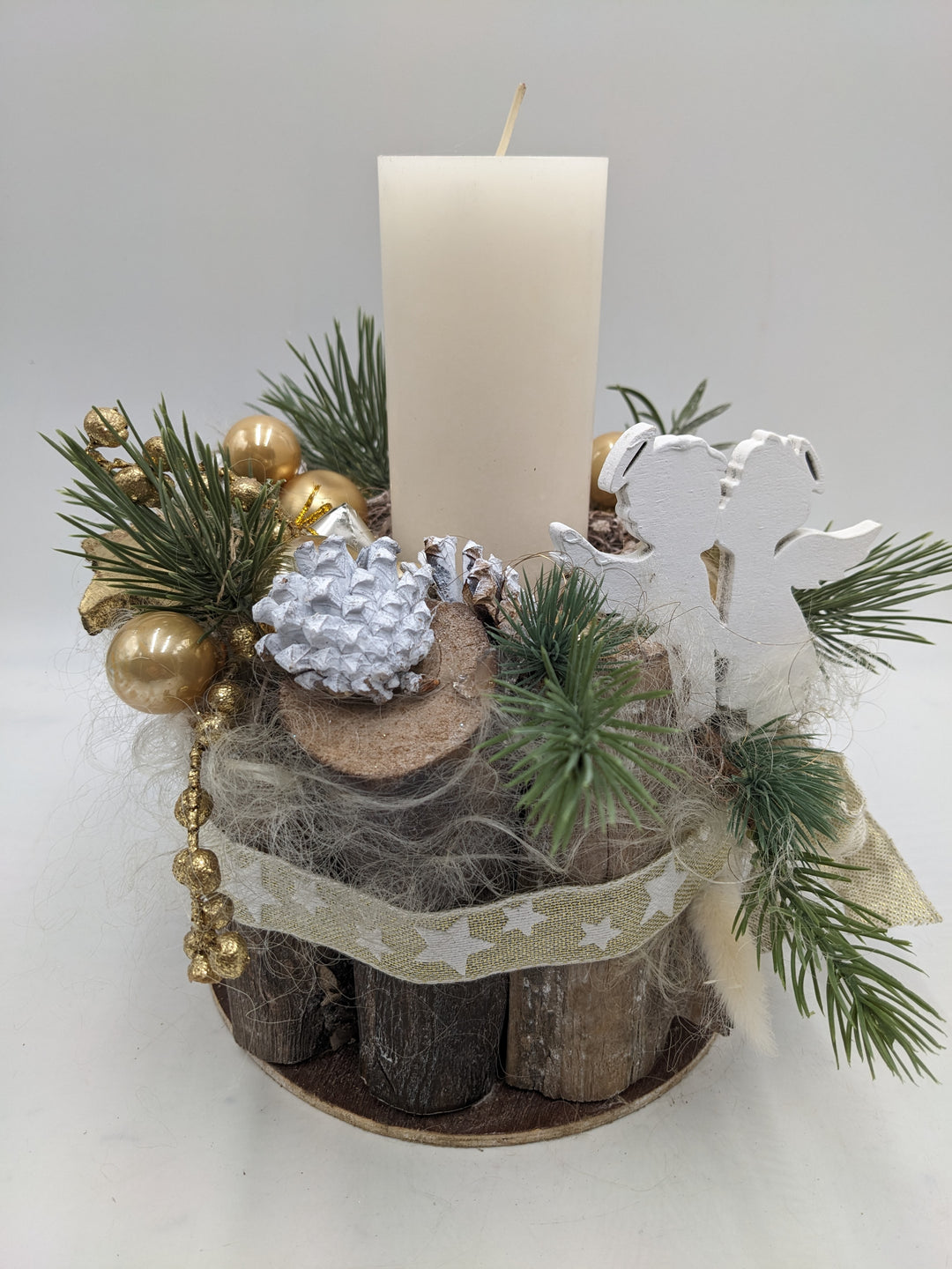 Weihnachtsgesteck Kugel Engel Geschenk creme