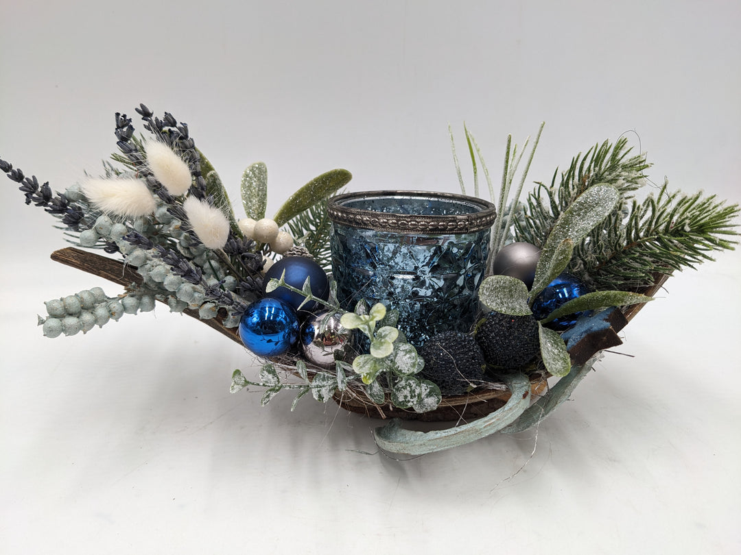 Weihnachtsgesteck Teelicht Kugel Beeren blau