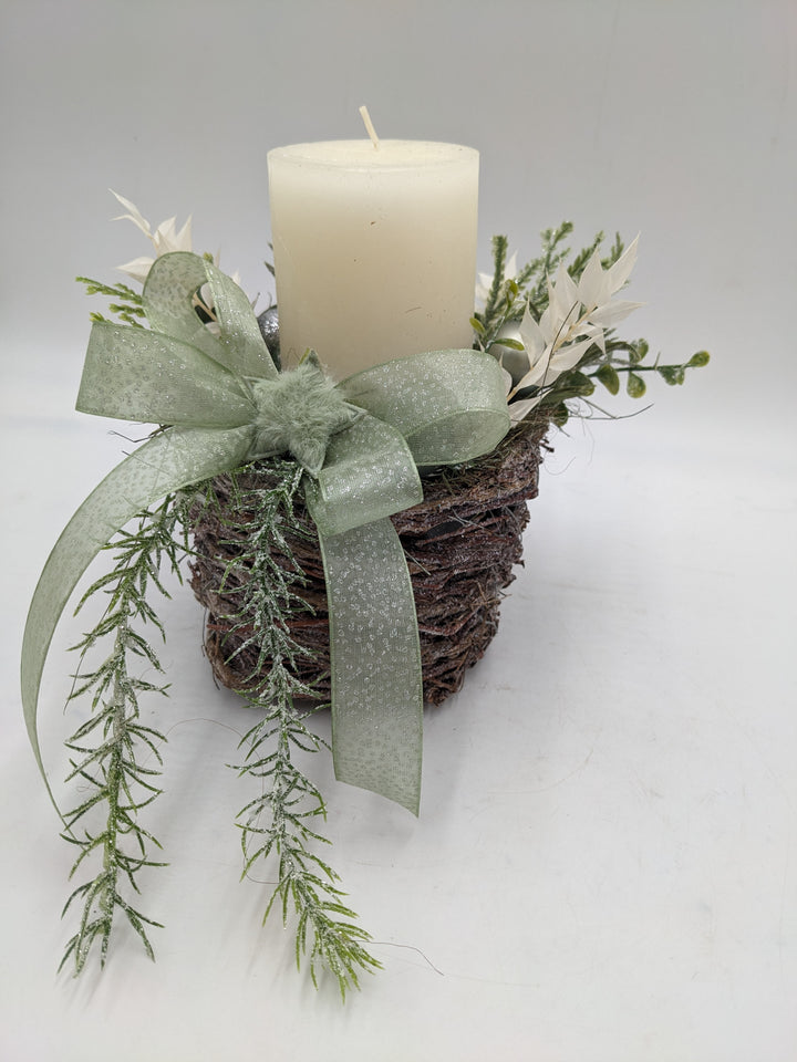 Weihnachtsgesteck Stern Schleife mint