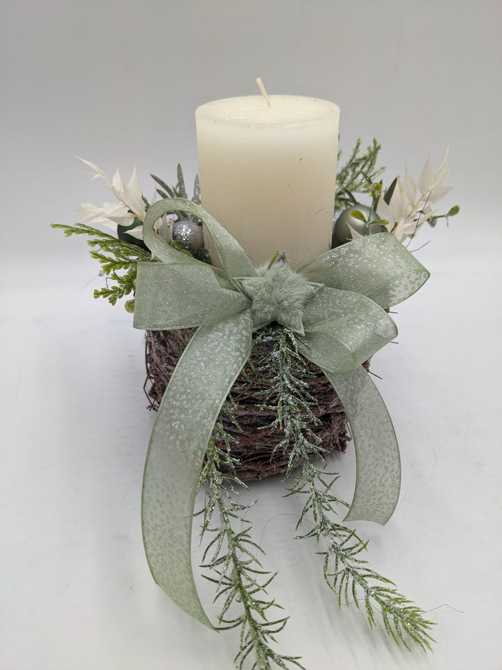 Weihnachtsgesteck Stern Schleife mint