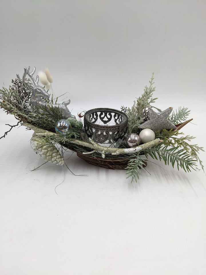Weihnachtsgesteck Teelicht Kugel Hirsch silber