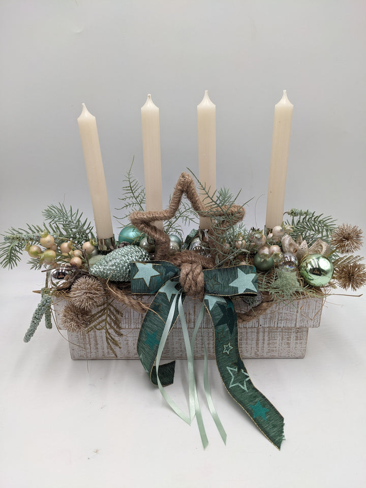 Adventsgesteck Kugel Schleife Stern grün