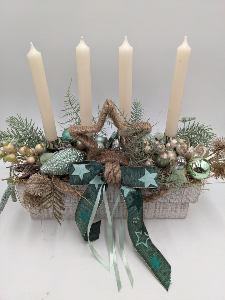 Adventsgesteck Kugel Schleife Stern grün