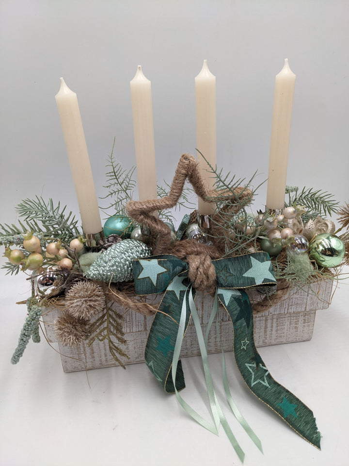 Adventsgesteck Kugel Schleife Stern grün