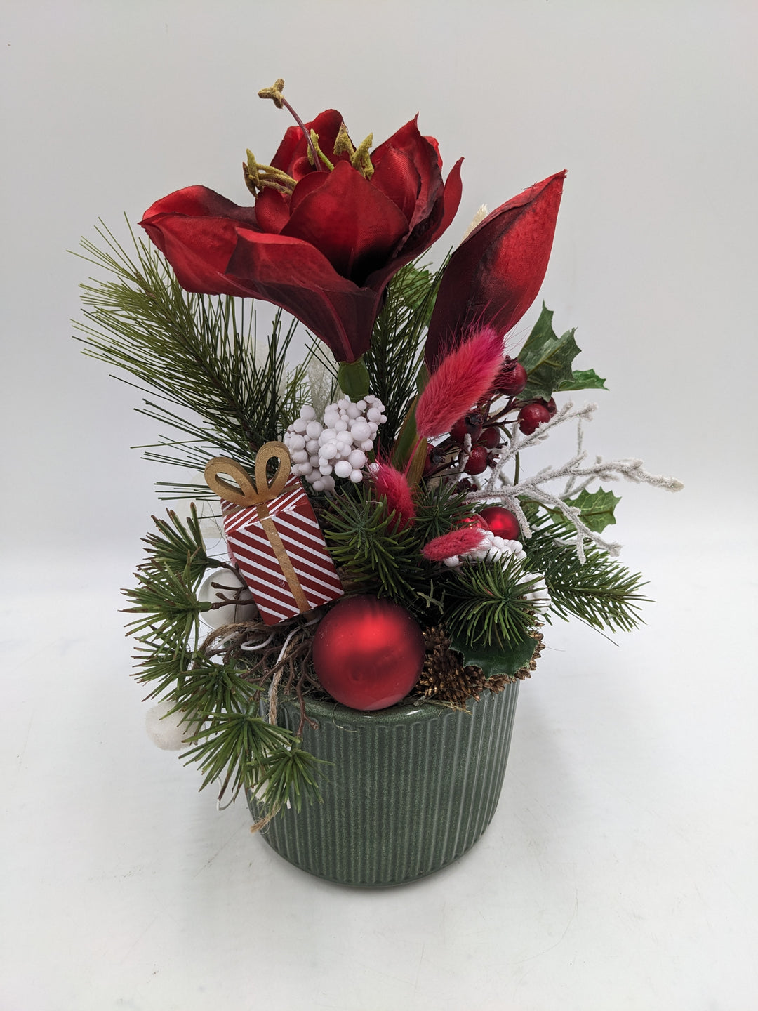Weihnachtsgesteck Kugel Geschenk Amaryllis rot