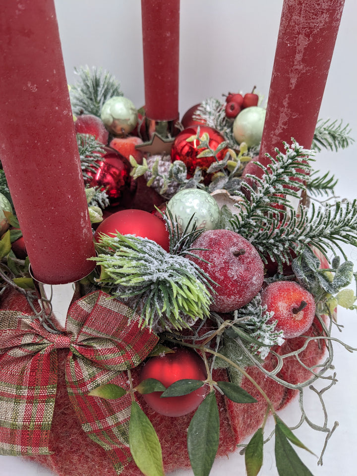 Adventskranz klassisch Kugel Schleife rot