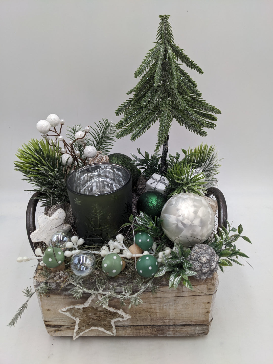 Weihnachtsgesteck Kugel Teelicht Stern grün