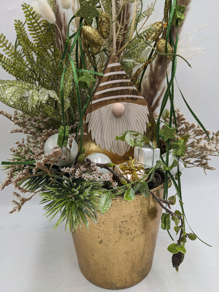 Weihnachtsgesteck Kugel Geschenk gold