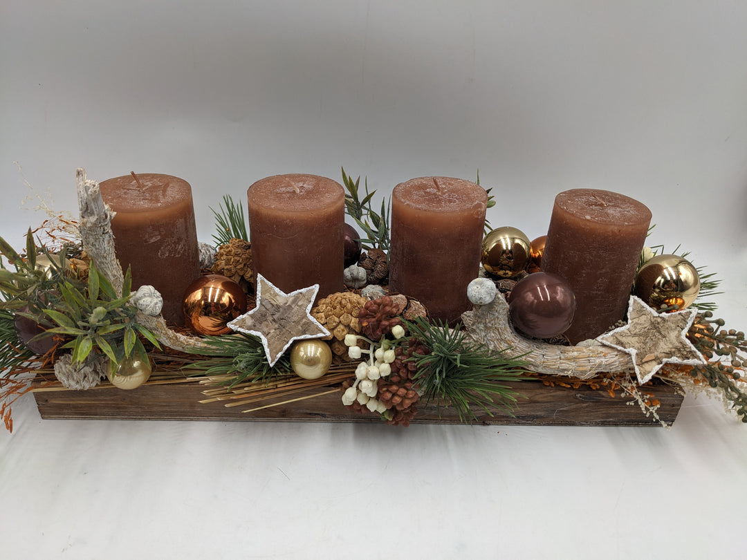 Adventsgesteck Kugel Stern Zapfen braun