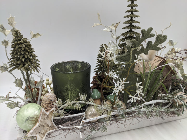 Weihnachtsgesteck Teelicht Kugel Haus grün