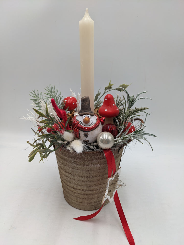 Weihnachtsgesteck Kugel Schleife Weihnachtsmann creme